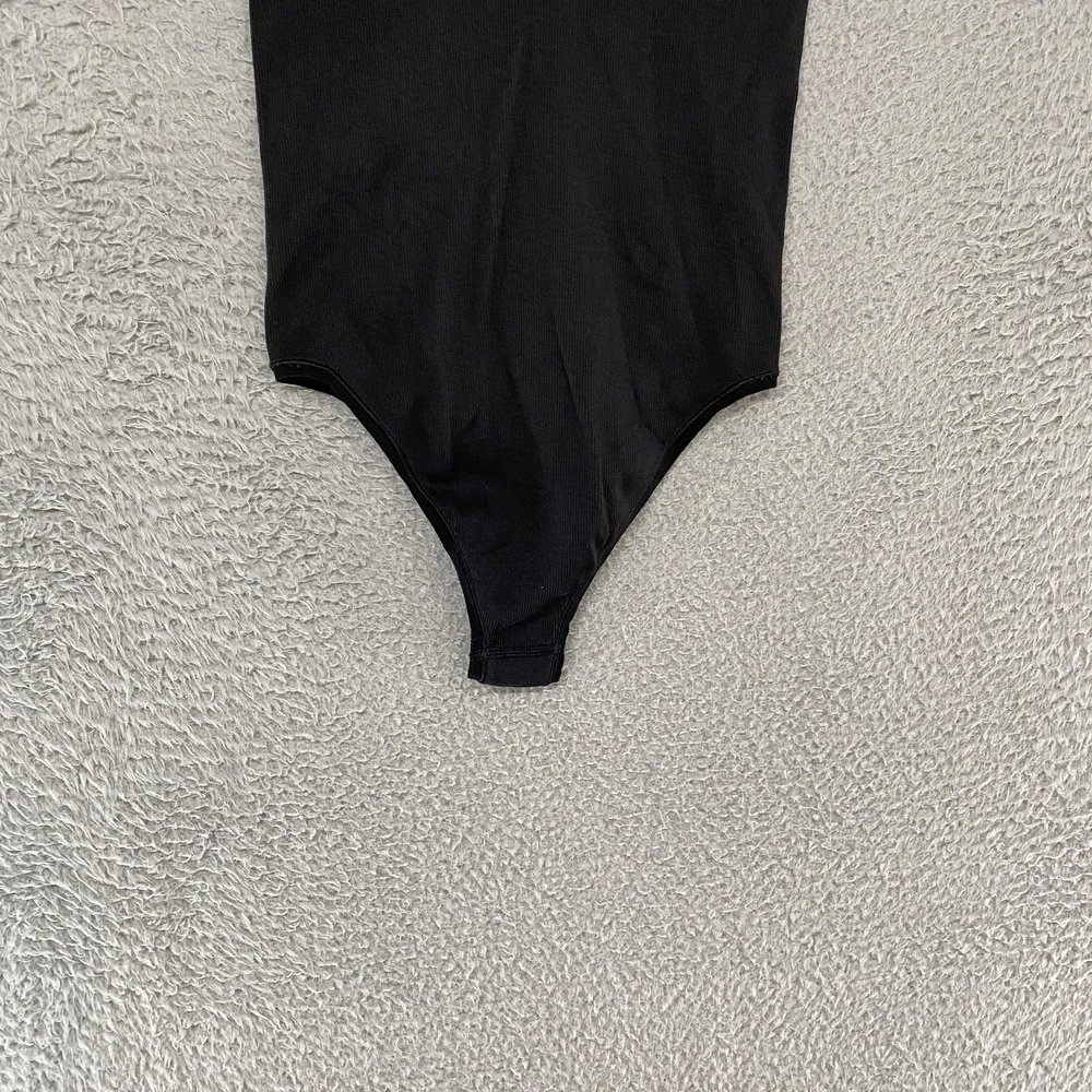 Lululemon Bodysuit Womens 2 / XS Seek Simplicity Short‎ Sleeve Low Back Ribbed